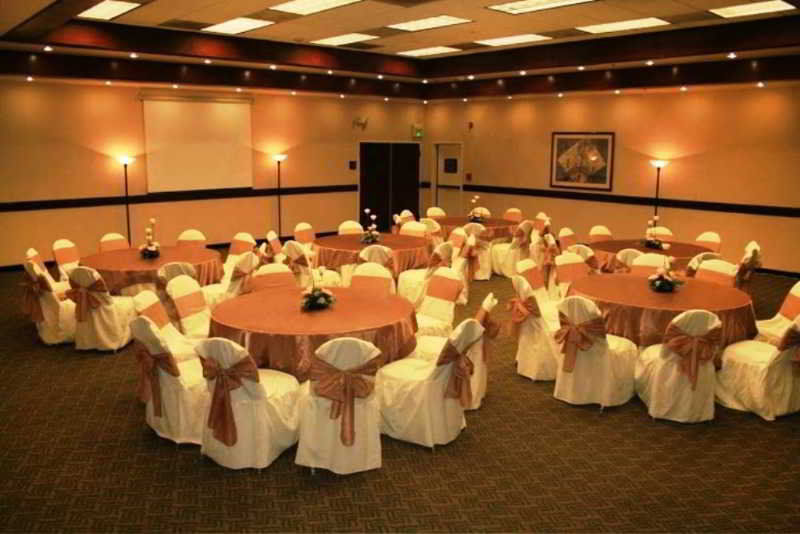 Wyndham Garden Monterrey Norte San Nicolás de los Garzas Restaurant foto